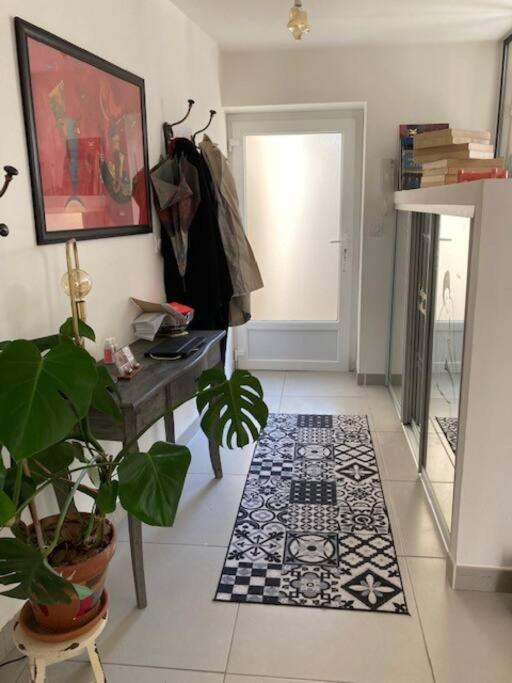 Loft Au Coeur De Nimes Apartment ภายนอก รูปภาพ