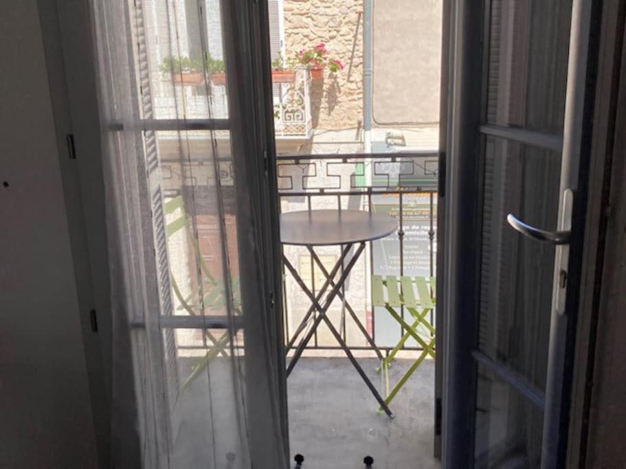 Loft Au Coeur De Nimes Apartment ภายนอก รูปภาพ